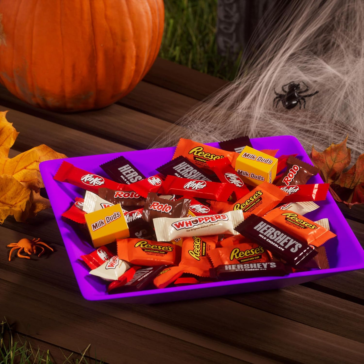 Hershey Miniatures Assorted Flavored, Halloween Candy Bulk Bag, 78.24 oz (275 Pieces)